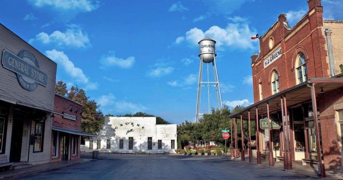 Apartment locating in New Braunfels, Texas